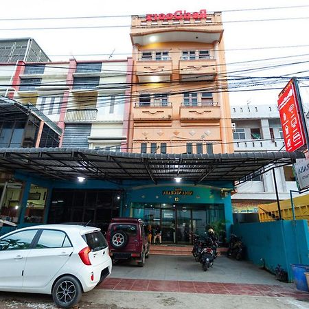 红多兹酒店-近棉兰尤基新邦拉雅购物中心2号 外观 照片