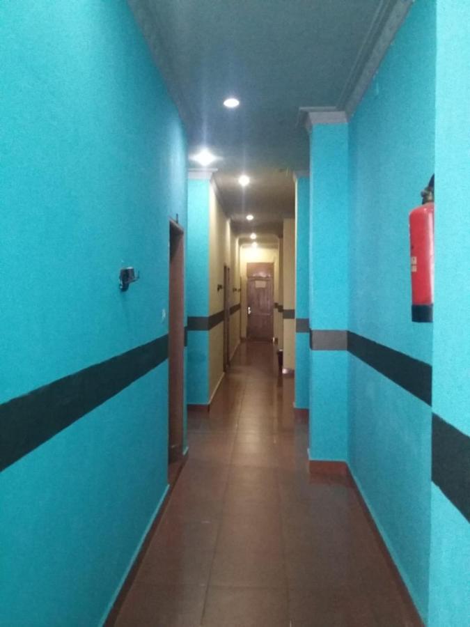 红多兹酒店-近棉兰尤基新邦拉雅购物中心2号 外观 照片