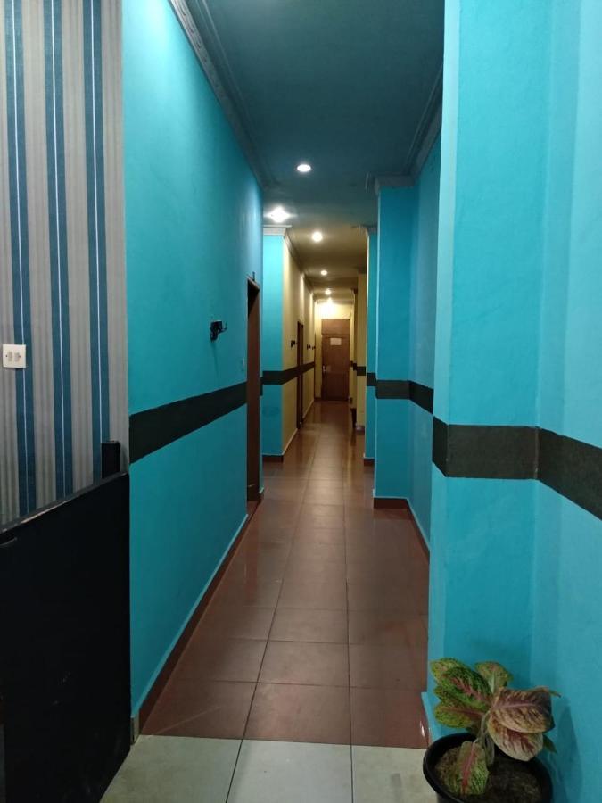红多兹酒店-近棉兰尤基新邦拉雅购物中心2号 外观 照片