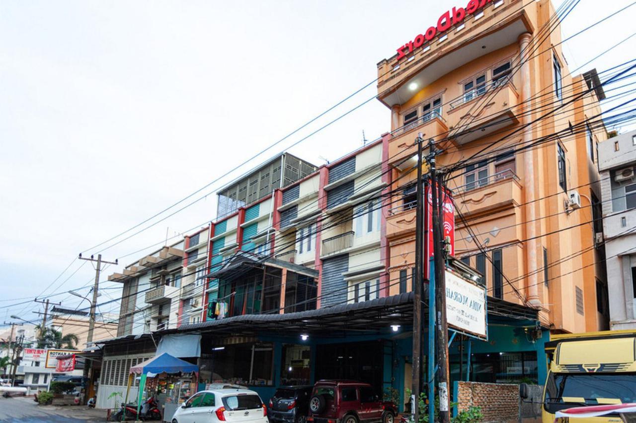 红多兹酒店-近棉兰尤基新邦拉雅购物中心2号 外观 照片